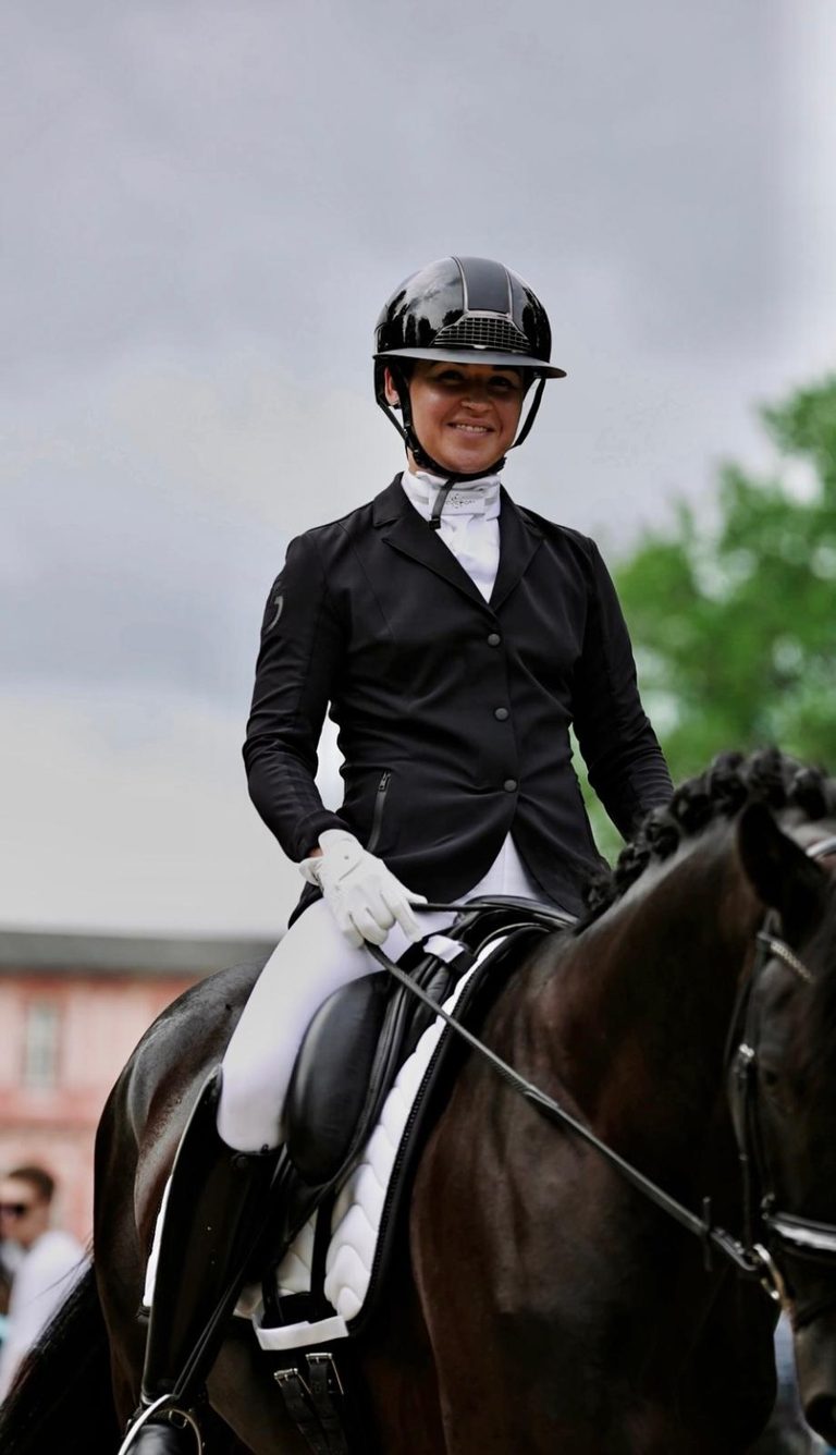 Daria Ponomareva met een dressuurpaard